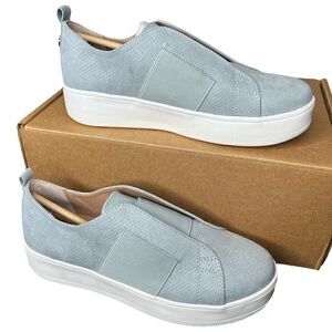 NEW Steve Madden Women's Brad Light Blue Sneaker 7